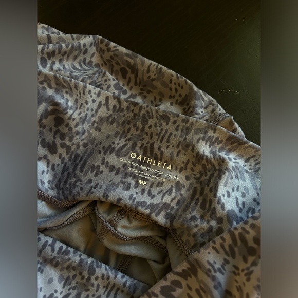 Athleta purple salutation printed crop jogger - Picture 2 of 4